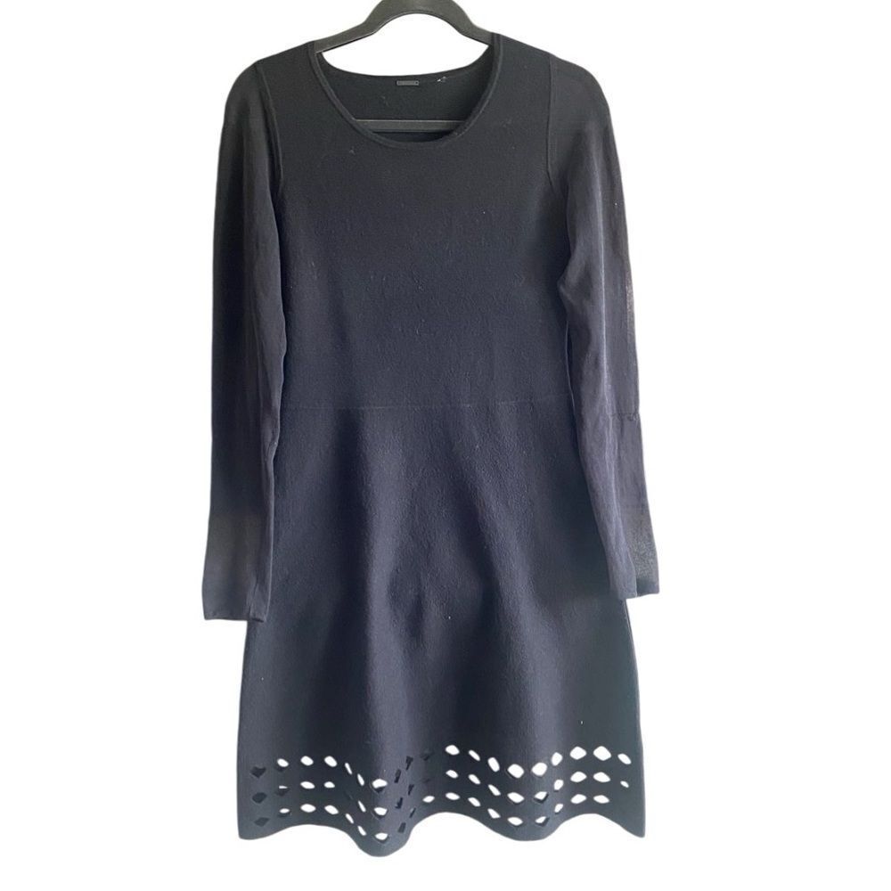 ELIE TAHARI Zita black long sleeve Merino Wool Knit knee Length Dress. Size Sm.